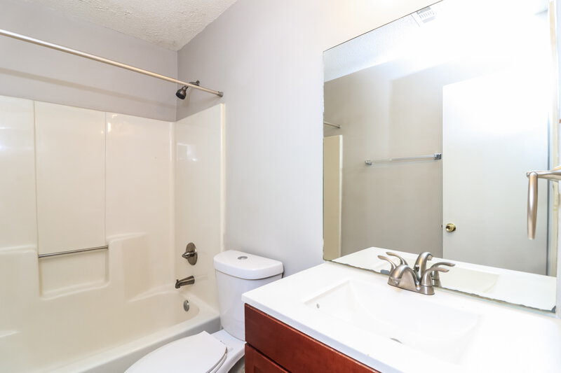 2,520/Mo, 4034 Sharon Woods Dr Powder Springs, GA 30127 Bathroom View