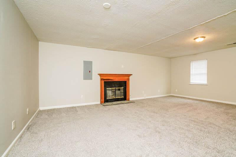 1,625/Mo, 4877 Plymouth Trace Decatur, GA 30035 Family Room View