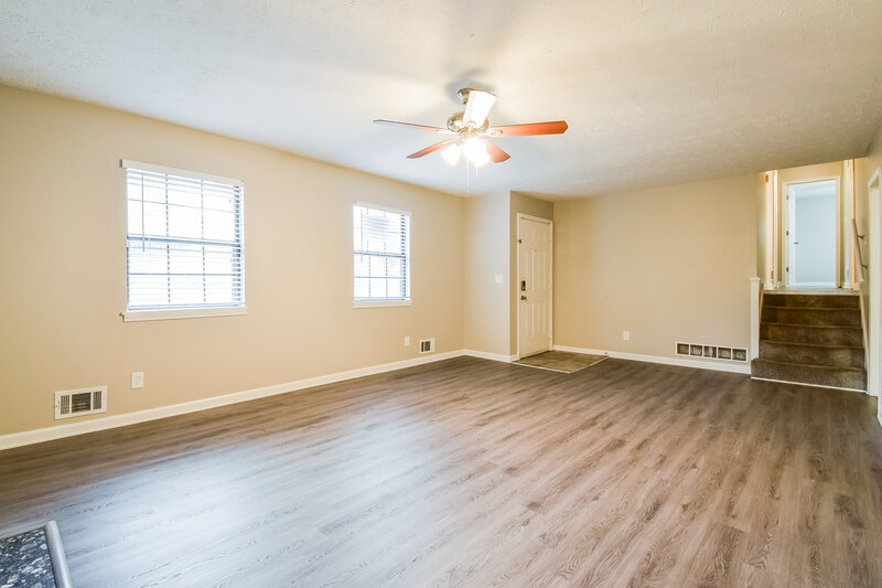 2,250/Mo, 4619 Choctaw Dr Douglasville, GA 30135 Living Room View