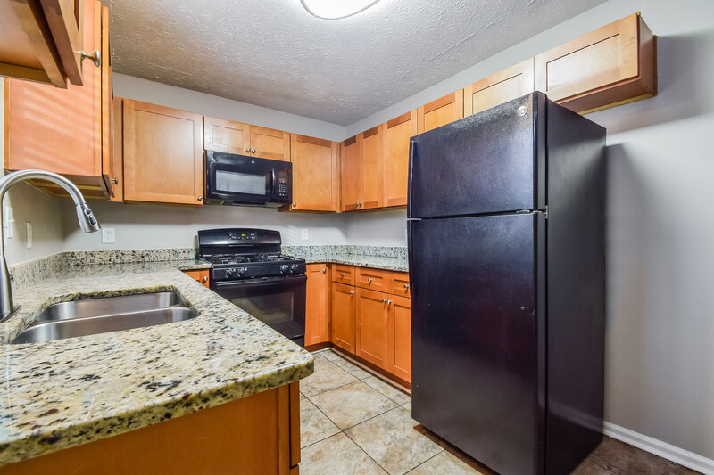 2,250/Mo, 4619 Choctaw Dr Douglasville, GA 30135 Kitchen View