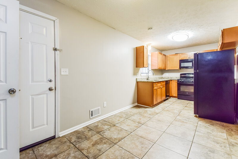 2,250/Mo, 4619 Choctaw Dr Douglasville, GA 30135 Kitchen View 4
