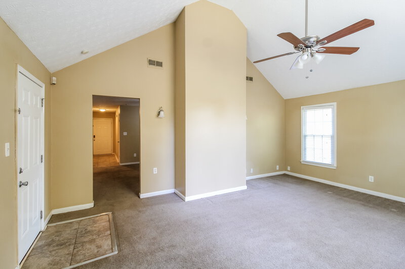 1,580/Mo, 35 Oakview Dr Covington, GA 30016 Living Room View 2