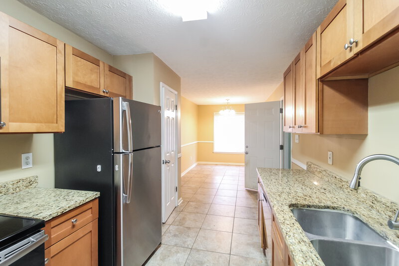 1,580/Mo, 35 Oakview Dr Covington, GA 30016 Kitchen View 2