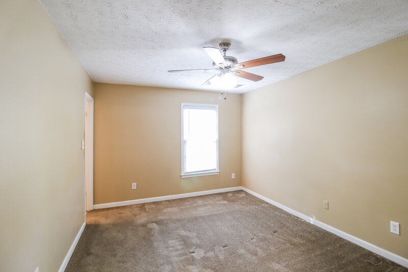 1,580/Mo, 35 Oakview Dr Covington, GA 30016 Main Bedroom View