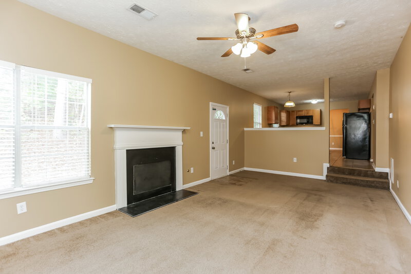 1,780/Mo, 4907 Creekside Pl Decatur, GA 30035 Living Room View