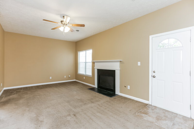 1,780/Mo, 4907 Creekside Pl Decatur, GA 30035 Living Room View 2