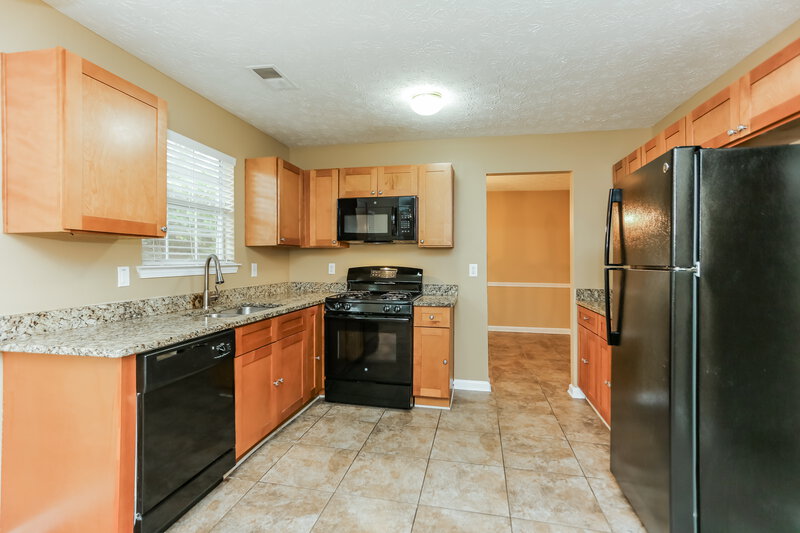 1,780/Mo, 4907 Creekside Pl Decatur, GA 30035 Kitchen View