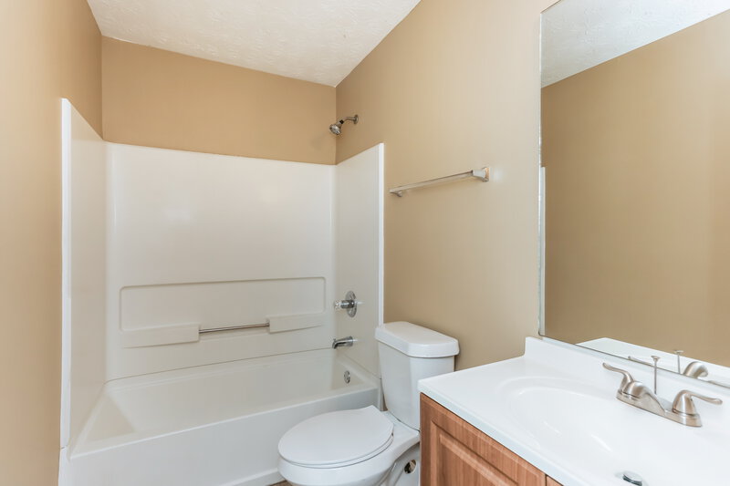 1,780/Mo, 4907 Creekside Pl Decatur, GA 30035 Bathroom View