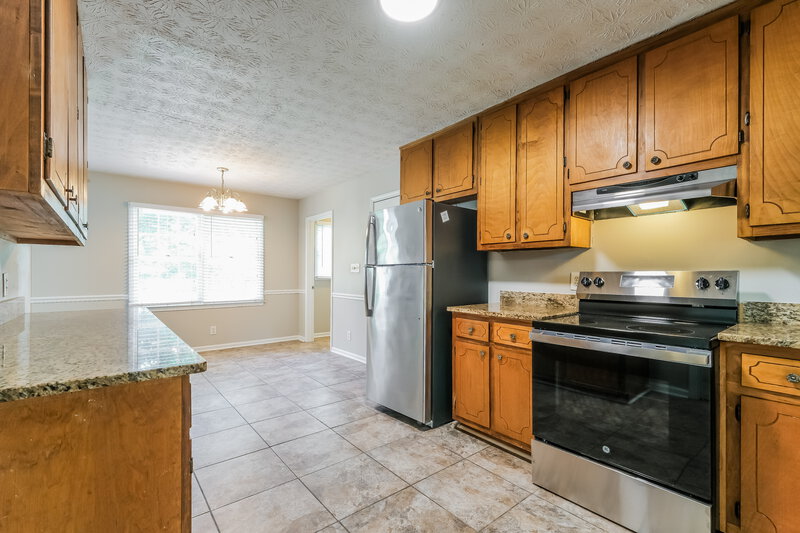 1,870/Mo, 3568 Fernbrook Dr SW Snellville, GA 30039 Kitchen View