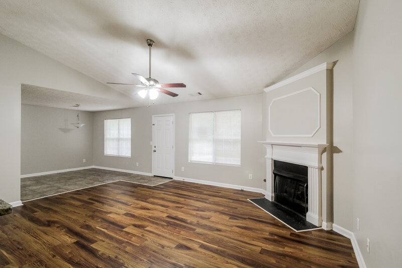 2,490/Mo, 6165 Leverett Dr Lithonia, GA 30038 Living Room View