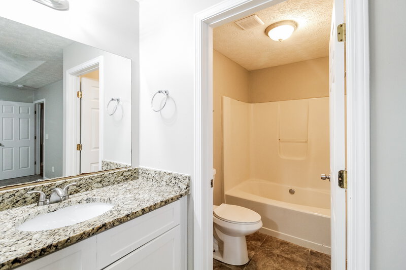 2,490/Mo, 6165 Leverett Dr Lithonia, GA 30038 Main Bathroom View