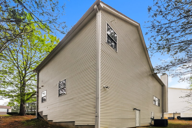 2,640/Mo, 4080 Robin Circle Union CIty, GA 30349 Rear View