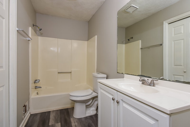 1,825/Mo, 3504 Sandra Dr Douglasville, GA 30135 Main Bathroom View