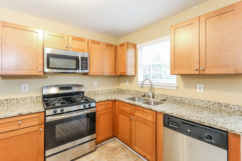 1,780/Mo, 1657 Louisa Ct Hampton, GA 30228 Kitchen View