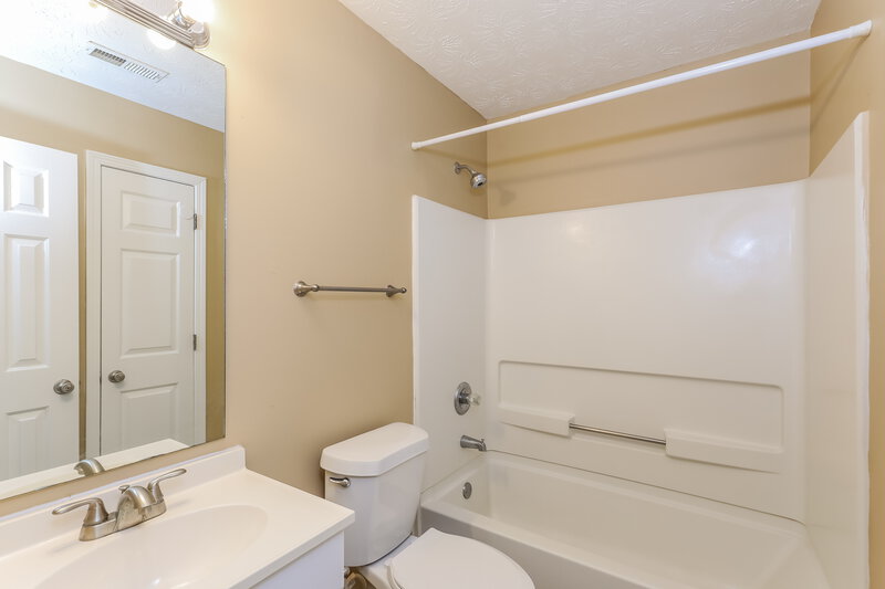 1,780/Mo, 1657 Louisa Ct Hampton, GA 30228 Bathroom View