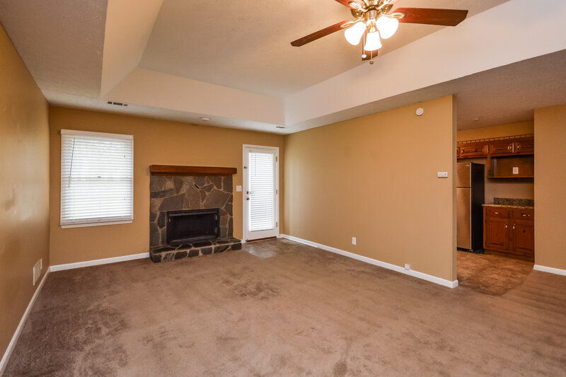 2,075/Mo, 75 Beaver Dam Ct Covington, GA 30016 Living Room View