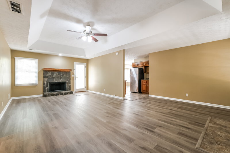 1,835/Mo, 75 Beaver Dam Ct Covington, GA 30016 Living Room View