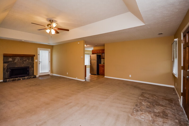 2,075/Mo, 75 Beaver Dam Ct Covington, GA 30016 Living Room View 3