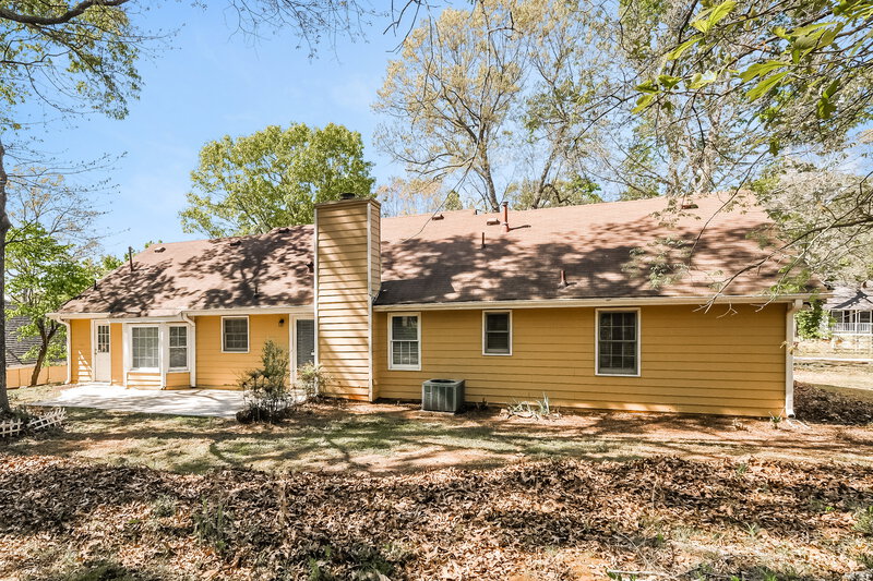 1,835/Mo, 75 Beaver Dam Ct Covington, GA 30016 Rear View