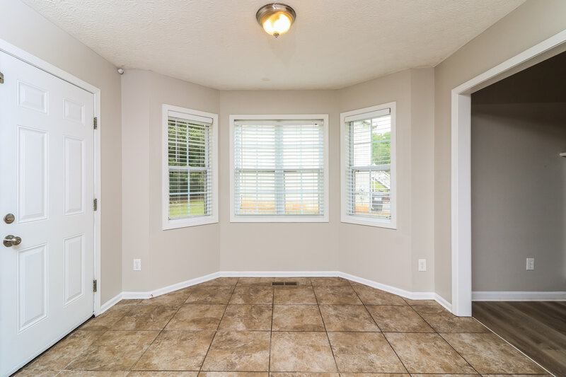 1,660/Mo, 90 Spring Leaf Dr Dallas, GA 30157 Dining Room View