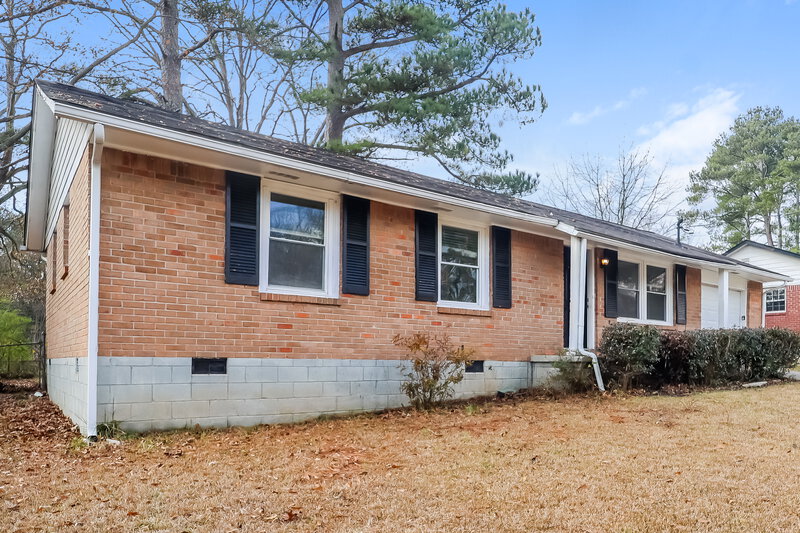 2,290/Mo, 8203 Sussex Dr Jonesboro, GA 30238 Front View