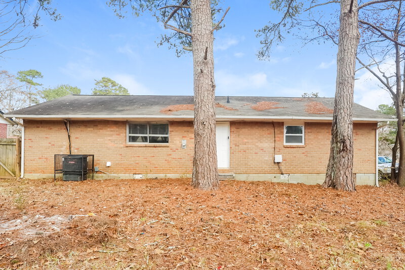 2,290/Mo, 8203 Sussex Dr Jonesboro, GA 30238 Rear View