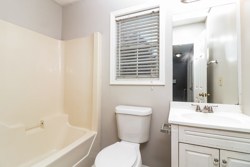 1,660/Mo, 200 Campbell Dr Dallas, GA 30132 Bathroom View