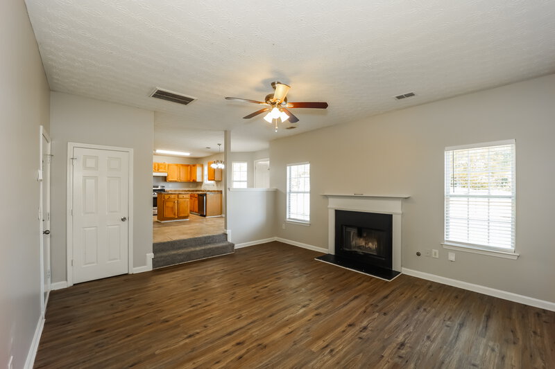 2,035/Mo, 2610 Patriots Rd Riverdale, GA 30296 Family Room View