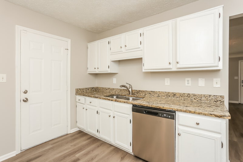 1,865/Mo, 1343 Ling Dr SW Austell, GA 30168 Kitchen View 3