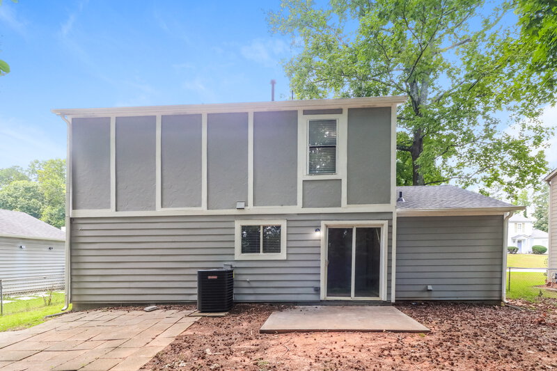 1,490/Mo, 5438 Farmview Close Stone Mountain, GA 30088 Rear View