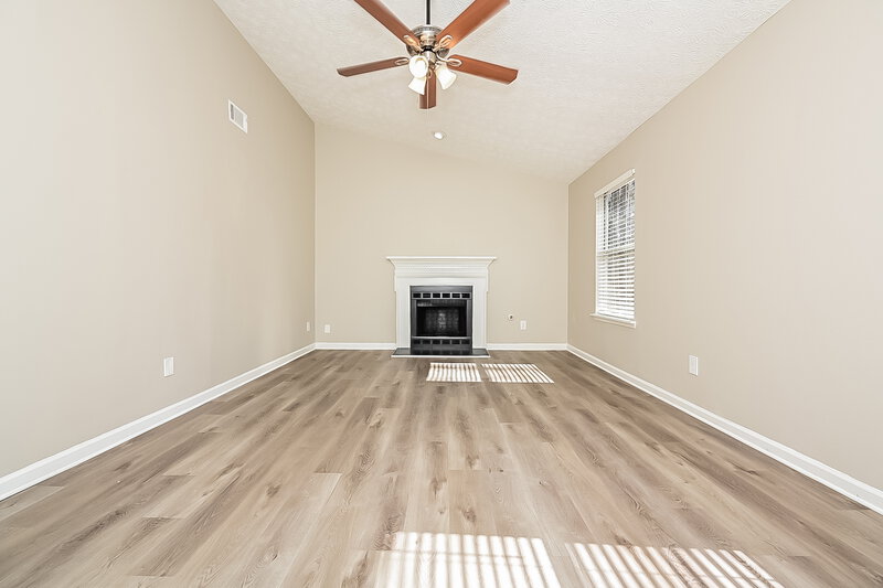 2,690/Mo, 245 Marcliff Ct College Park, GA 30349 Living Room View 2