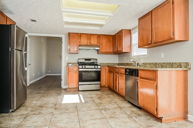 2,690/Mo, 245 Marcliff Ct College Park, GA 30349 Kitchen View