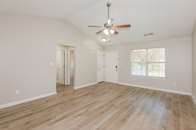 2,330/Mo, 45 Pebble Ridge Dr Covington, GA 30014 Living Room View 2