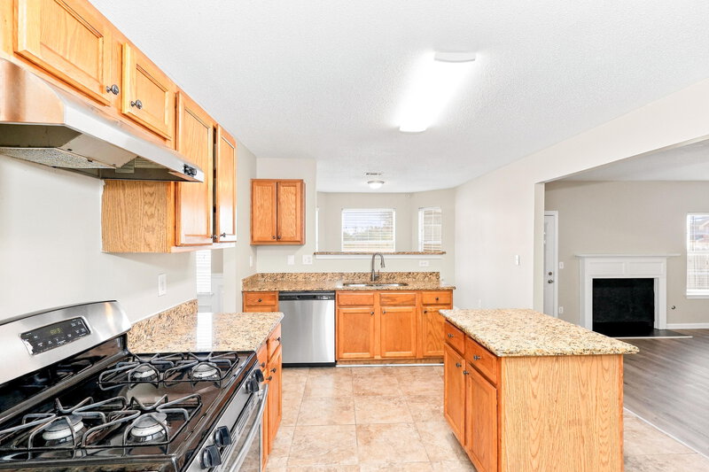 2,310/Mo, 6624 Pamplona Pl Atlanta, GA 30349 Kitchen View