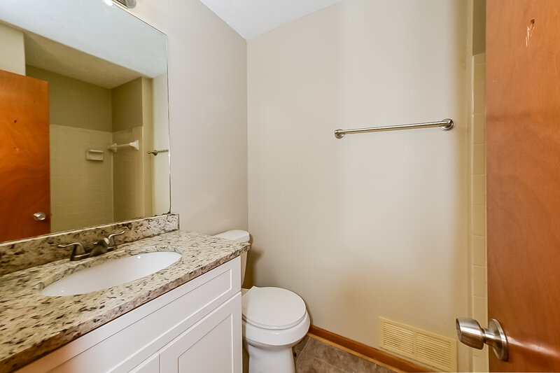 1,590/Mo, 192 Chase Woods Circle Jonesboro, GA 30236 Bathroom View 2