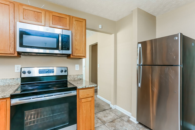 1,640/Mo, 430 Victoria Blvd Oxford, GA 30054 Kitchen View