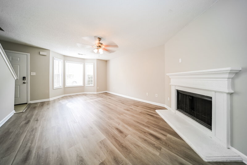 1,845/Mo, 7130 Ravenwood Ln Lithonia, GA 30038 Living Room View 2