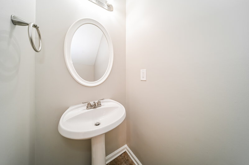 1,845/Mo, 7130 Ravenwood Ln Lithonia, GA 30038 Bathroom View 2