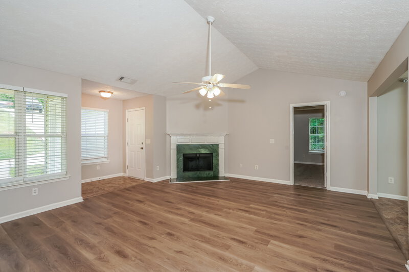 1,760/Mo, 243 Rocky Point Rd Covington, GA 30014 Living Room View 2