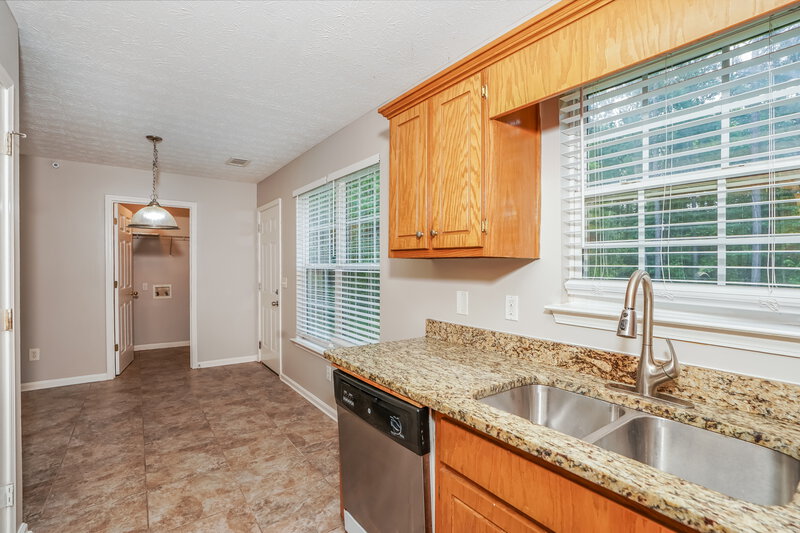 1,760/Mo, 243 Rocky Point Rd Covington, GA 30014 Kitchen View 2
