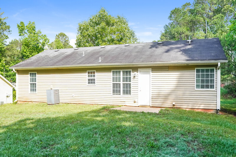 1,760/Mo, 243 Rocky Point Rd Covington, GA 30014 Rear View