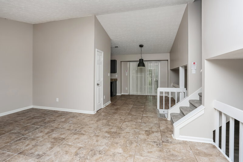 1,610/Mo, 5201 Scarbrough Ln Stone Mountain, GA 30088 Living Room View