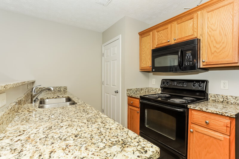 2,490/Mo, 3830 Riverside Pkwy Decatur, GA 30034 Kitchen View