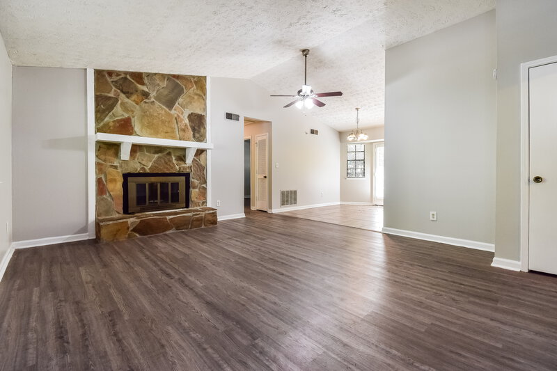 2,520/Mo, 4114 Red Laurel Way Snellville, GA 30039 Living Room View 2
