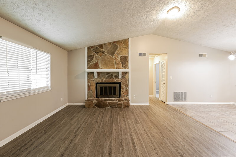 1,775/Mo, 4114 Red Laurel Way Snellville, GA 30039 Living Room View 2