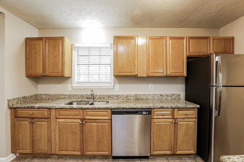 1,775/Mo, 4114 Red Laurel Way Snellville, GA 30039 Kitchen View 2