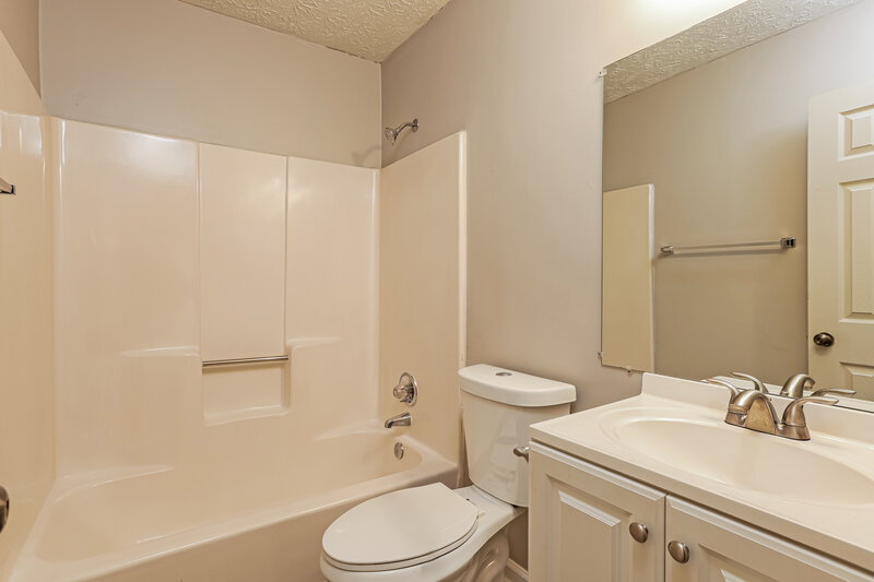 1,775/Mo, 4114 Red Laurel Way Snellville, GA 30039 Main Bathroom View