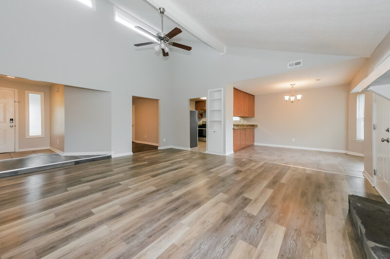 1,780/Mo, 10838 Starling Trail Hampton, GA 30228 Living Room View 2