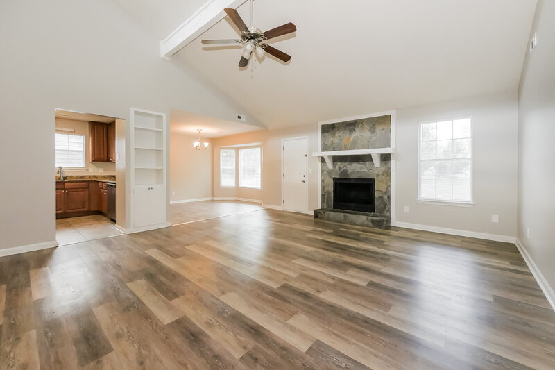 1,780/Mo, 10838 Starling Trail Hampton, GA 30228 Living Room View 3