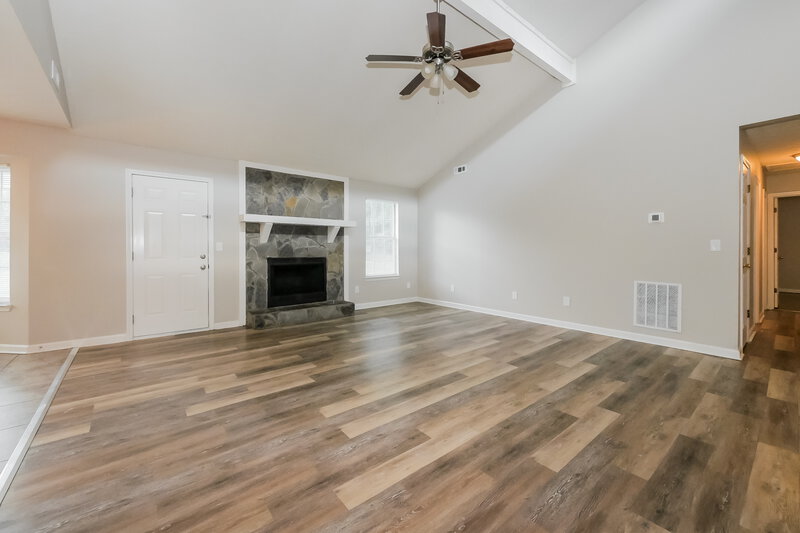 1,780/Mo, 10838 Starling Trail Hampton, GA 30228 Living Room View 4